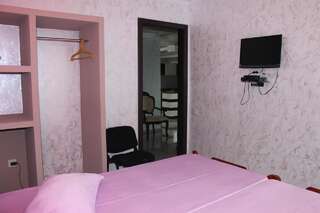 Отель Hotel Gama Батуми Стандартный двухместный номер с 2 отдельными кроватями-3
